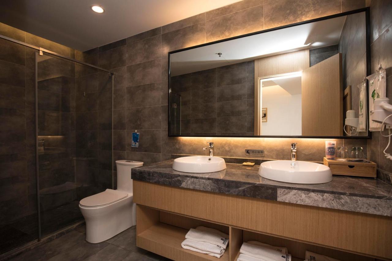 Bindun Langyi Hotel Yuzhong Bagian luar foto